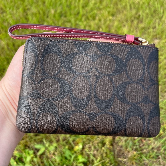 NWT Coach Signature Carriage Wristlet Pink and Brown - Picture 2 of 8